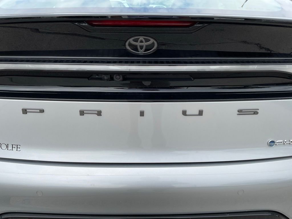 Certified Used 2025  Toyota XSE Premium image 25