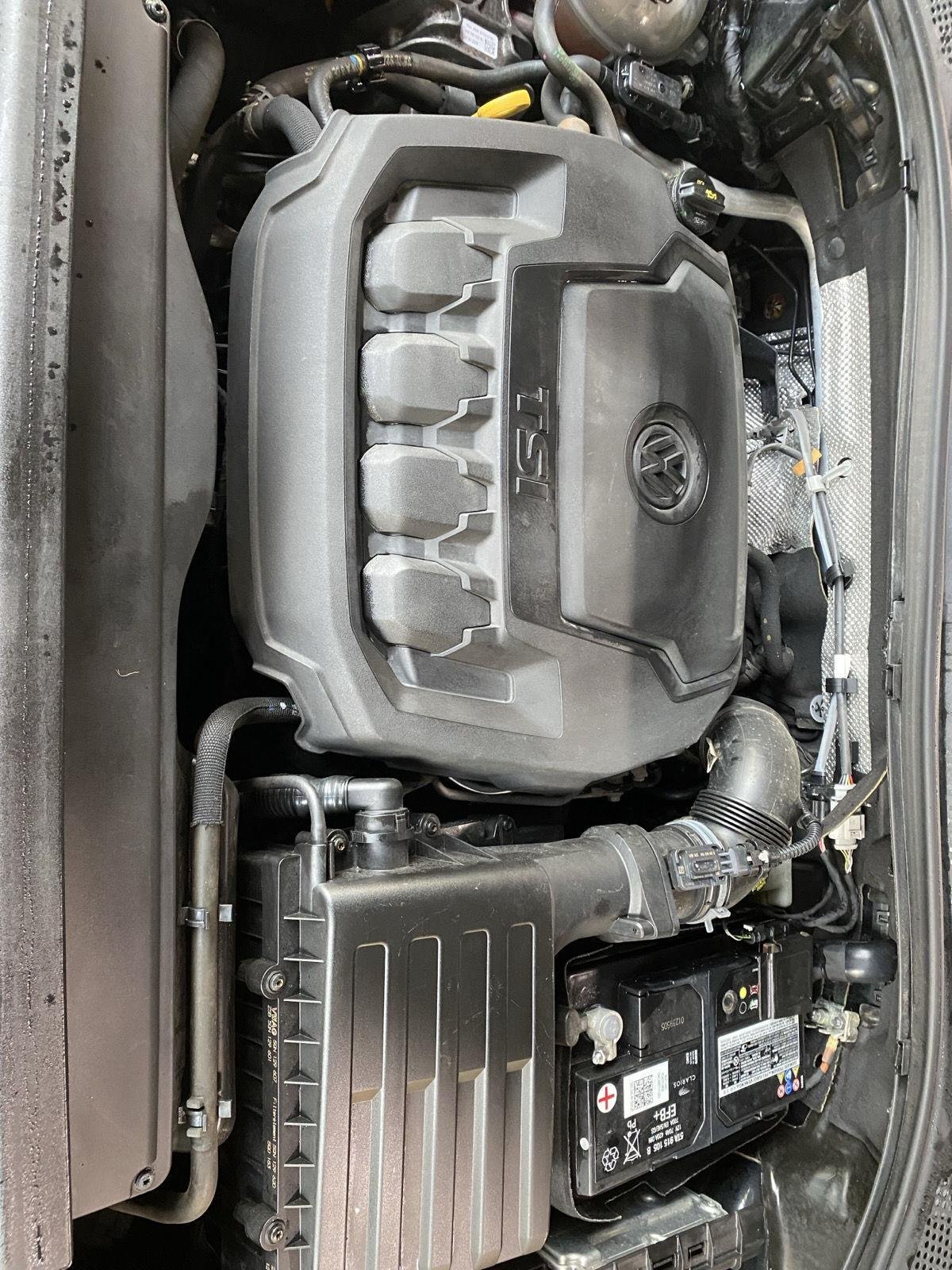 Used 2020 Deep Black Pearl Volkswagen SEL Premium R-Line image 29