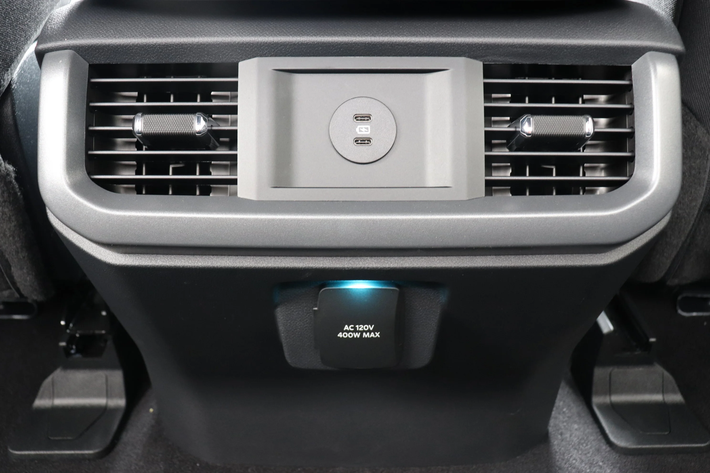 New 2026 CARBONIZED GREY METALLIC Ford XLT image 18