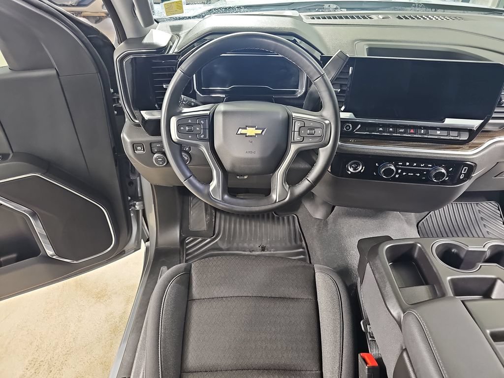 Used 2024 Sterling Gray Metallic Chevrolet LT (2FL) image 19