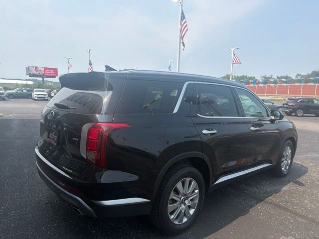 Certified Used 2024 Black Hyundai SEL image 3