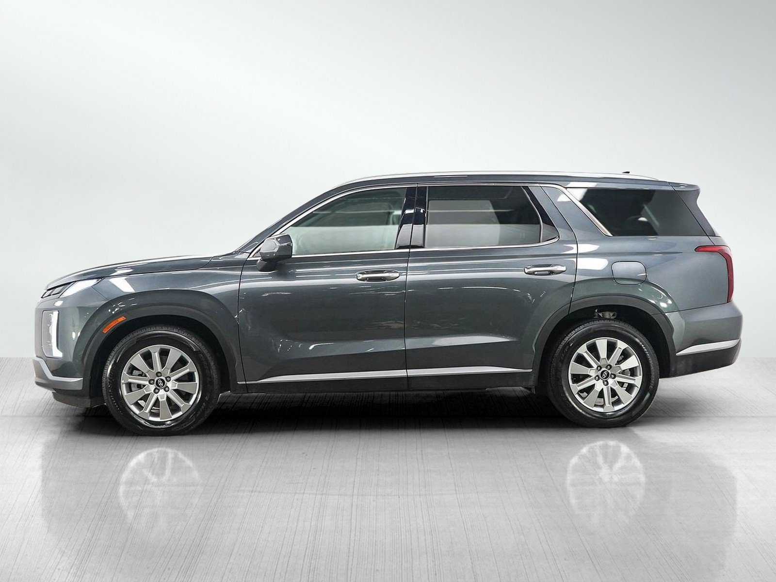 Certified 2025 Hyundai Palisade SEL with VIN KM8R2DGE5SU949366 for sale in Minneapolis, Minnesota