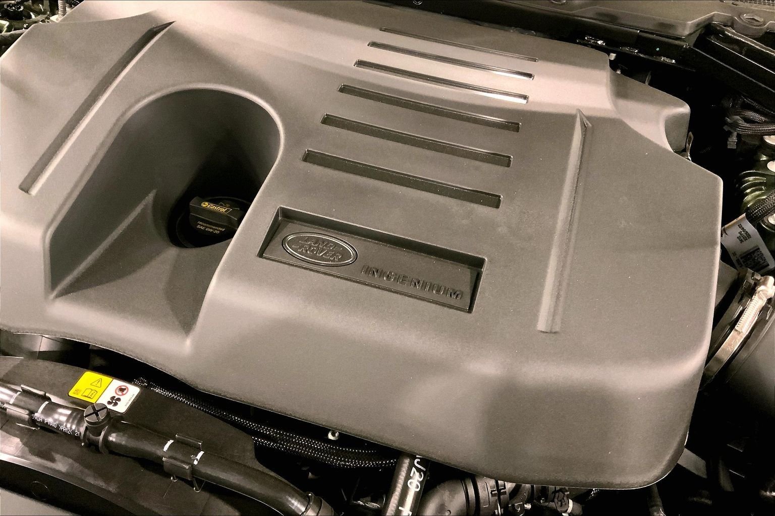 New 2026 Woolstone Green Land Rover X-Dynamic SE image 17