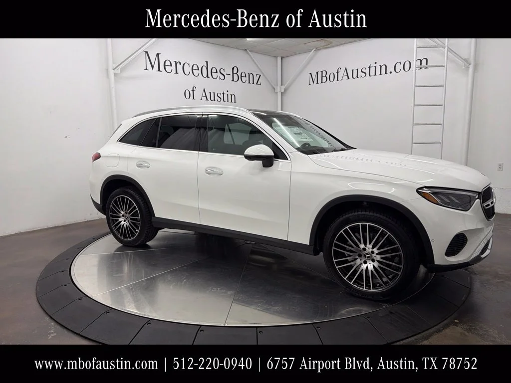 New 2027 White Mercedes-Benz GLC 300 image 1