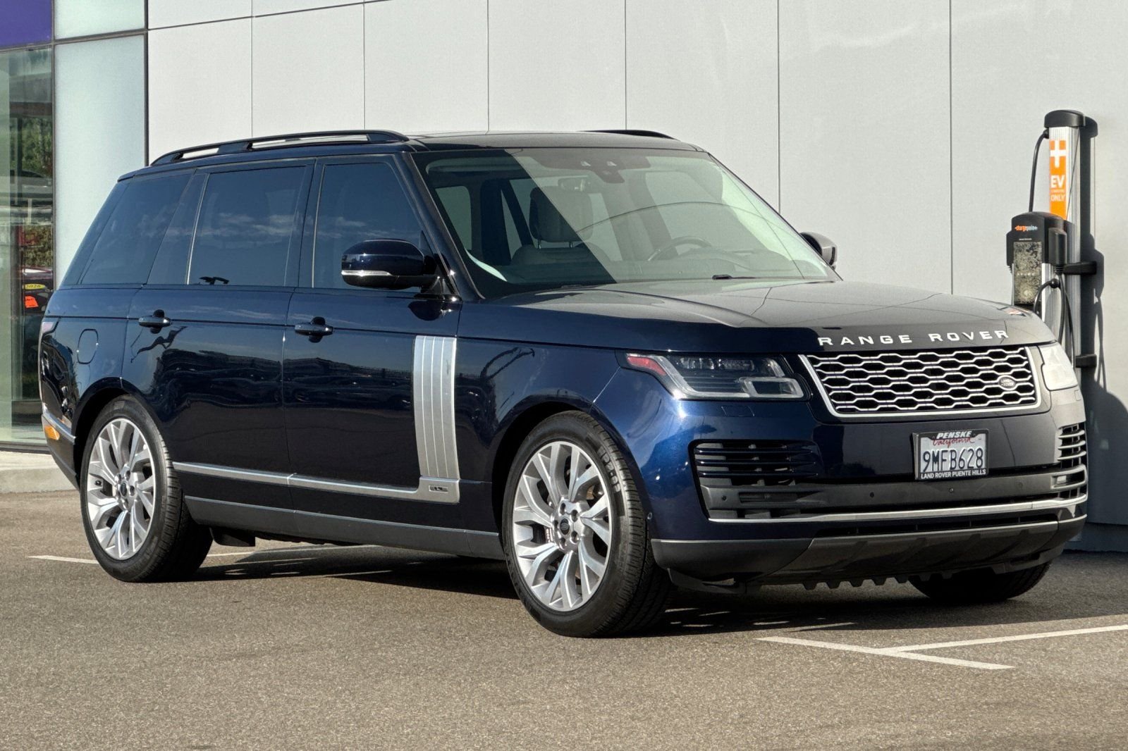 Used 2021 Blue Land Rover Westminster image 7