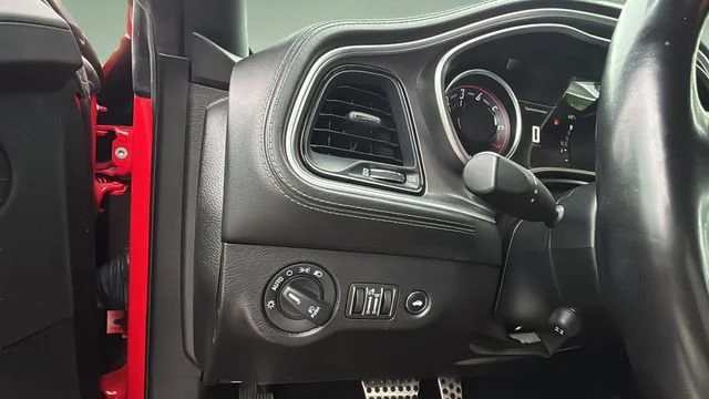 Used 2020 Red Dodge SXT image 20