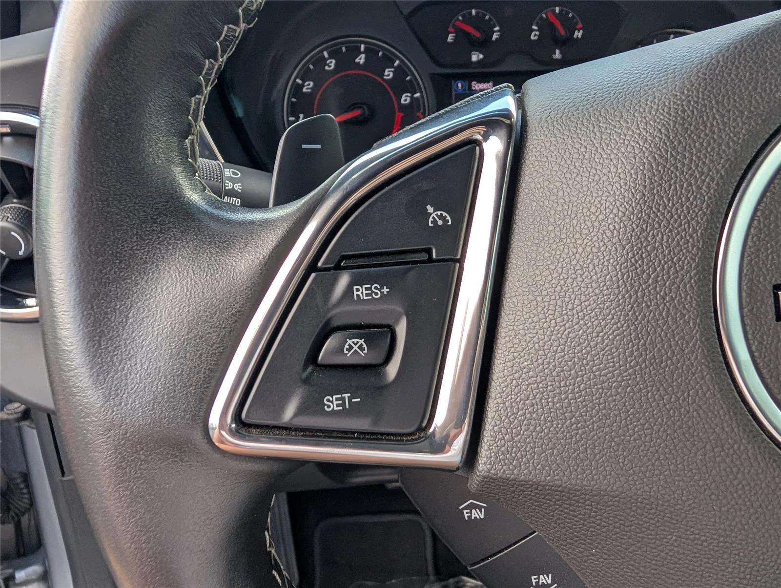 Used 2023 Sharkskin Metallic Chevrolet LT1 image 29