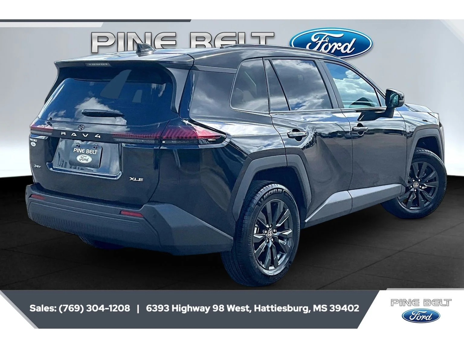 Used 2026 Midnight Black Metallic Toyota XLE Premium image 11