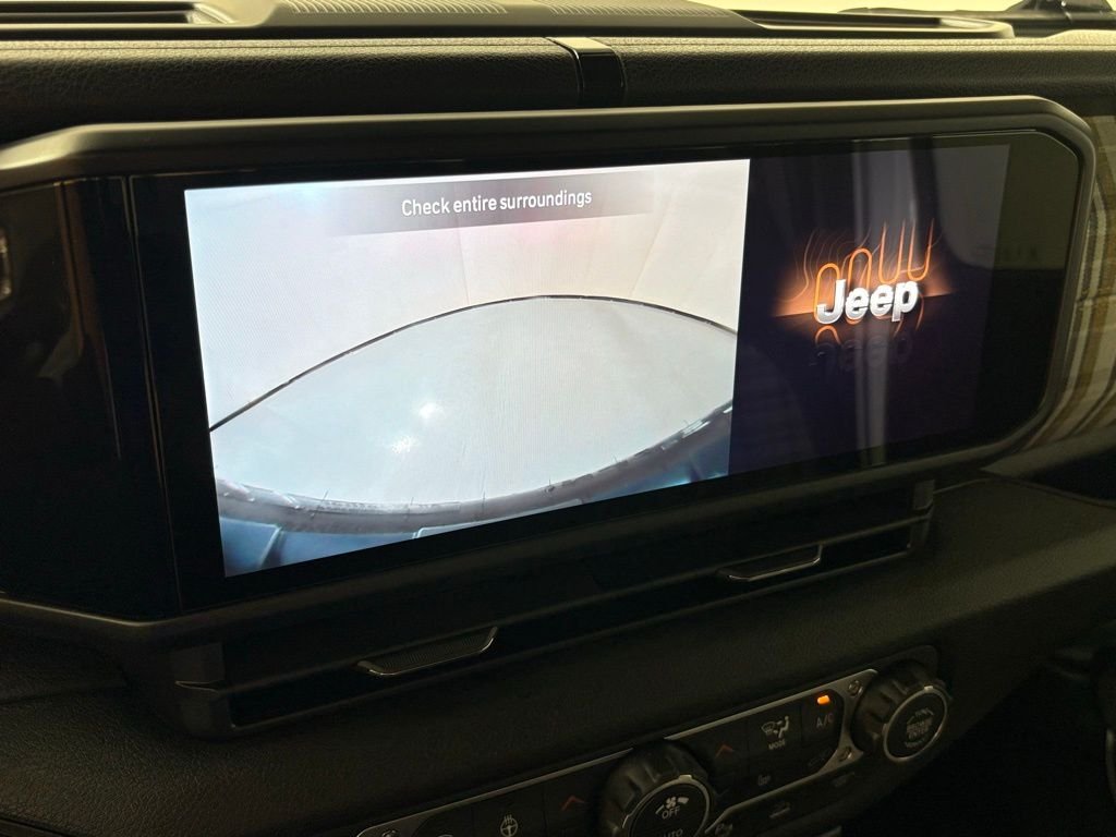 New 2026 Bright White Clear-Coat Exterior Paint Jeep Sport image 26