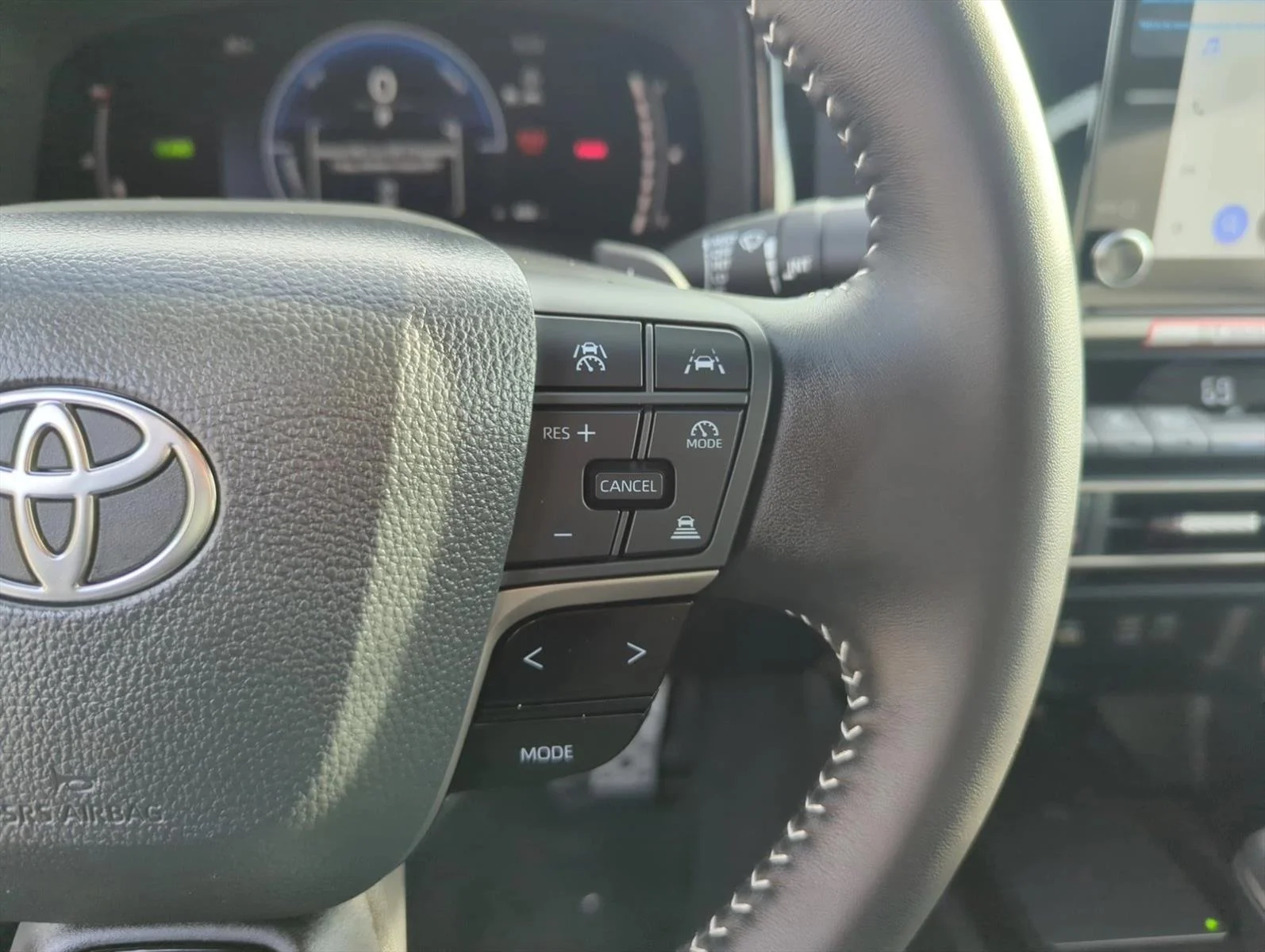 Used 2026 Ice Cap Toyota SE image 18