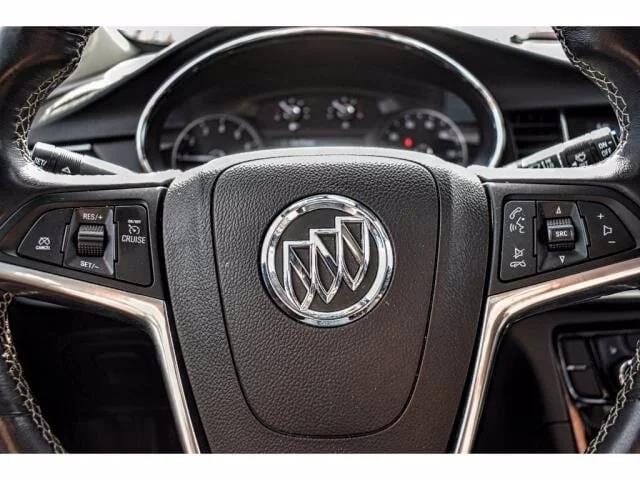 Used 2019 Summit White Buick Essence image 20