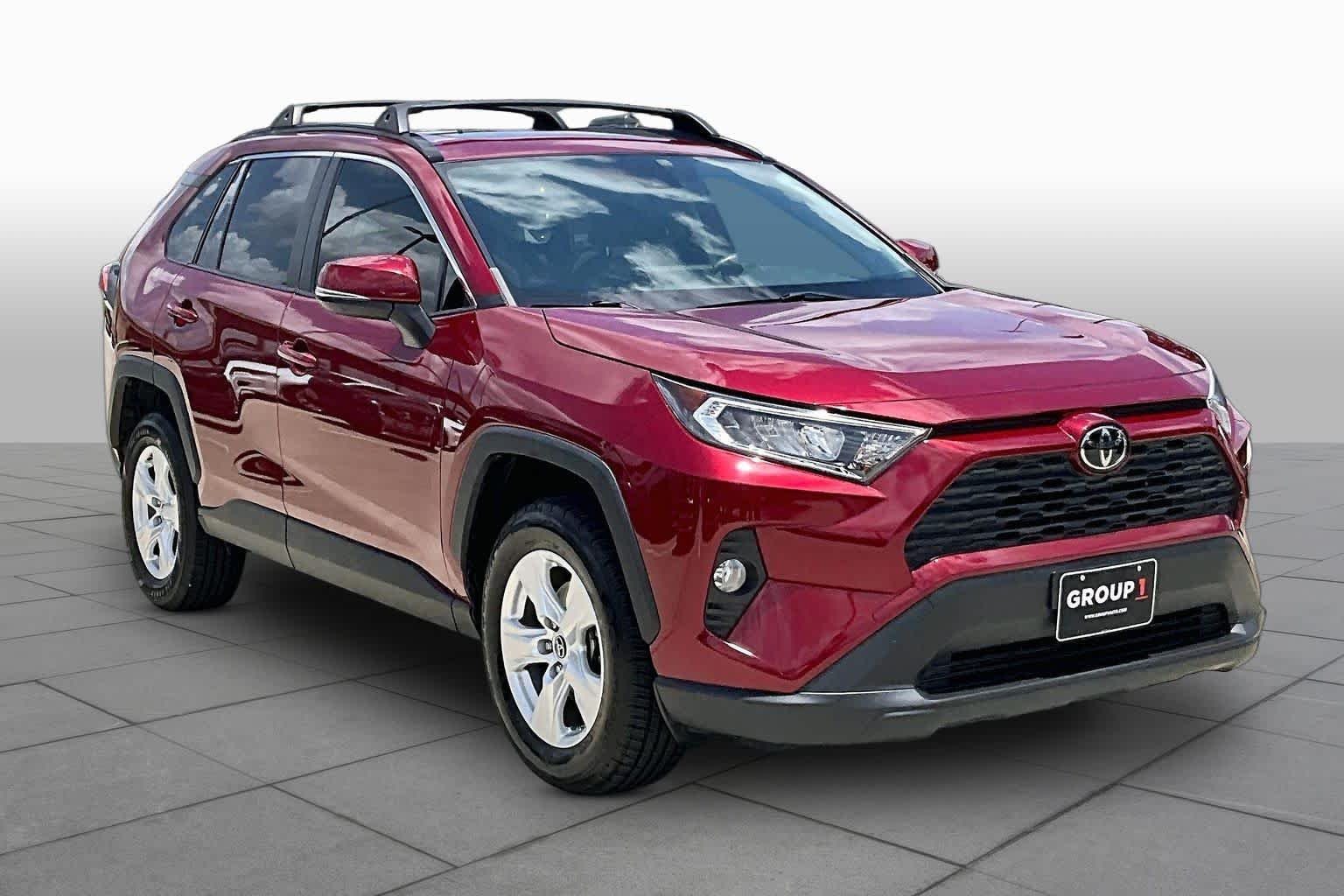 Used 2019 Ruby Flare Pearl Toyota XLE image 3