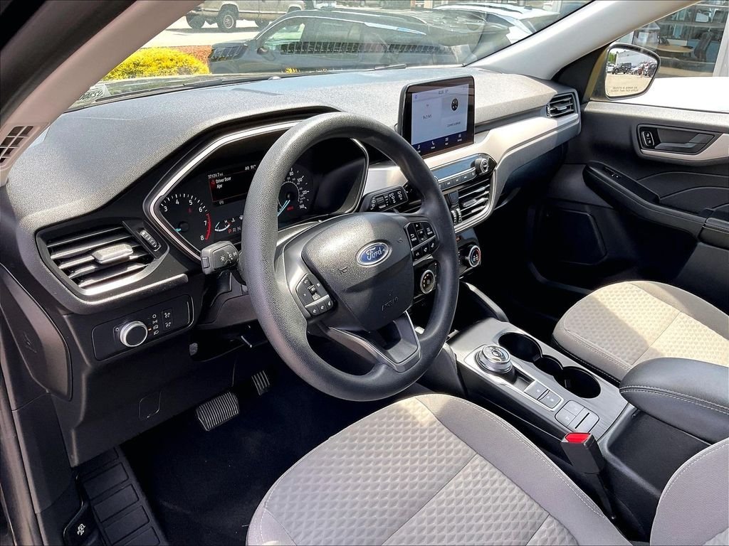 Used 2022 Black Metallic Ford SE image 8