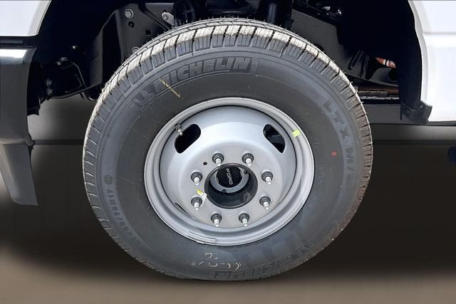 New 2026 Oxford White Ford XL image 10