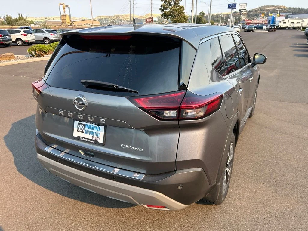 Used 2021 Gun Metallic Nissan SV image 7