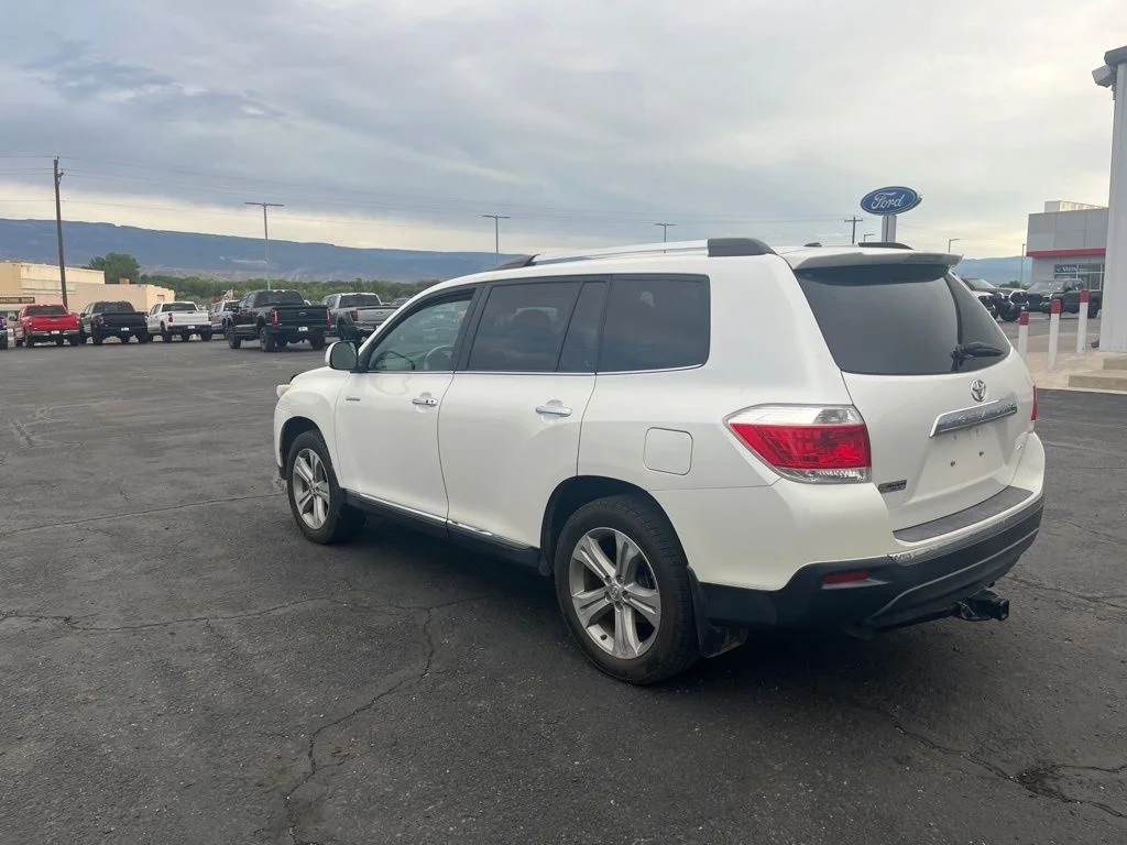 Used 2012 Blizzard Pearl Toyota Limited image 5