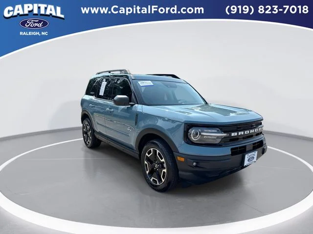 Used 2023  Ford Outer Banks image 2