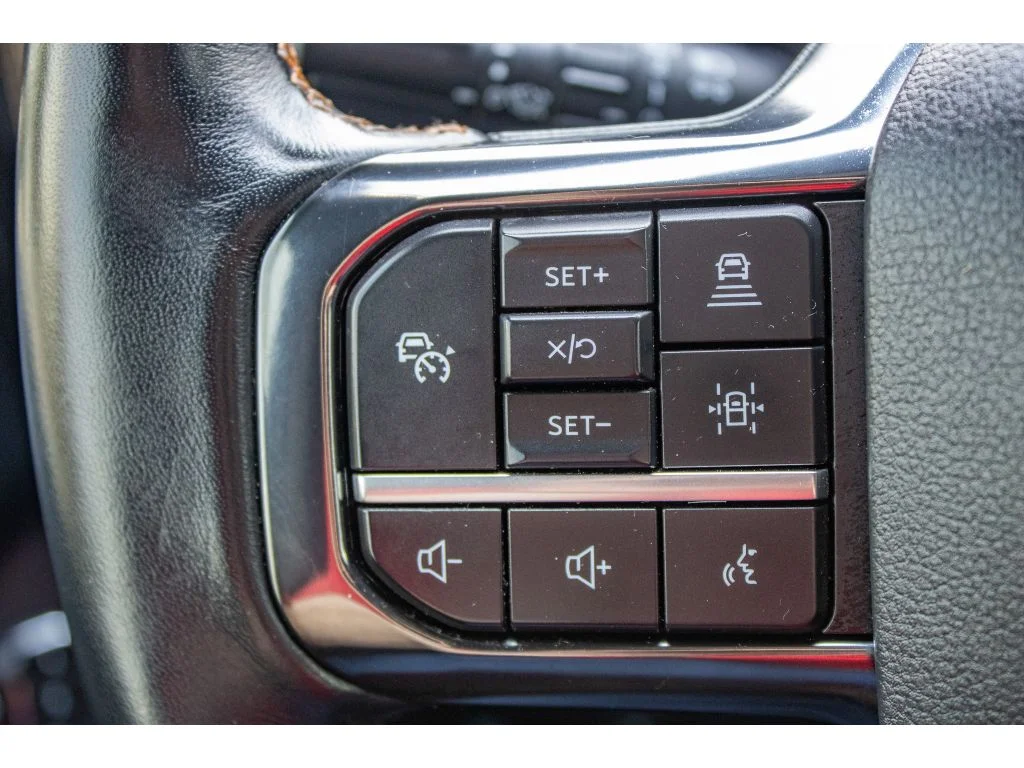 Used 2023 Agate Black Metallic Ford Platinum image 40