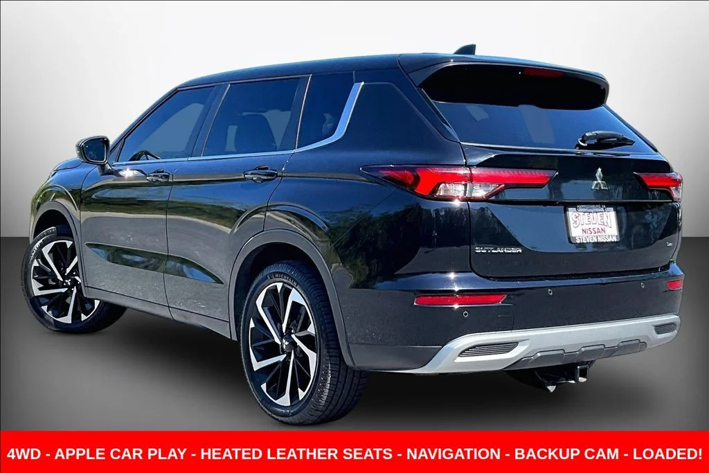 Used 2022  Mitsubishi SE image 4