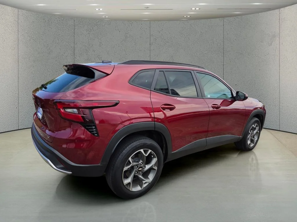 Used 2025 Red Chevrolet LT image 5