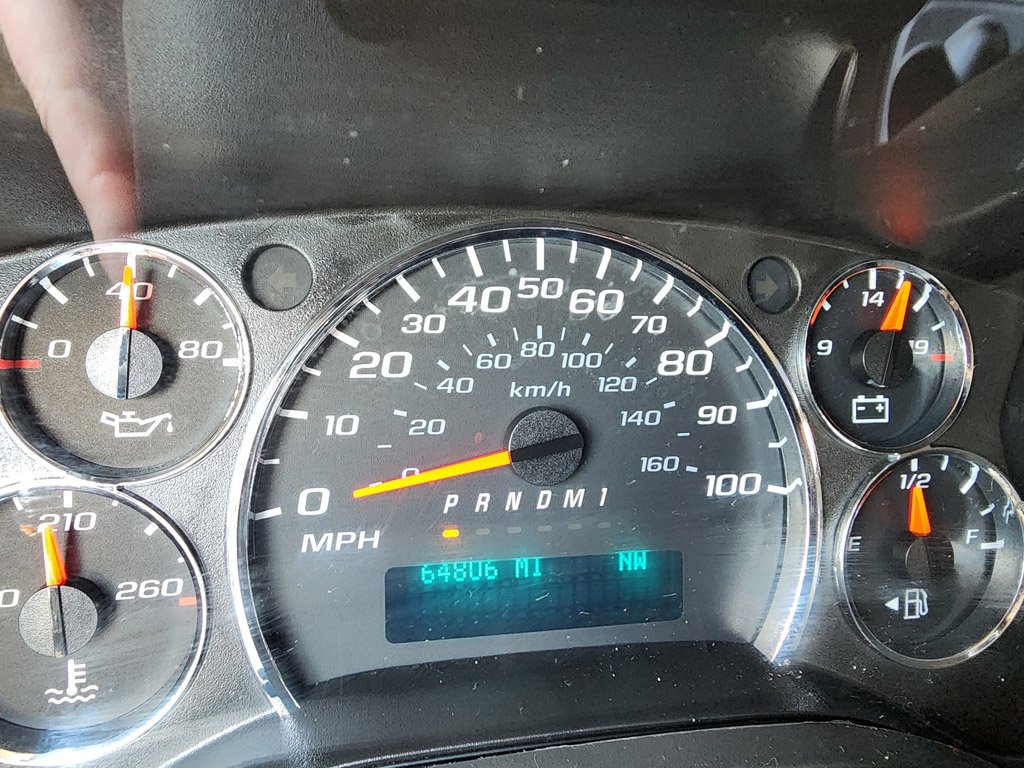 Used 2017 Summit White Chevrolet LS image 29