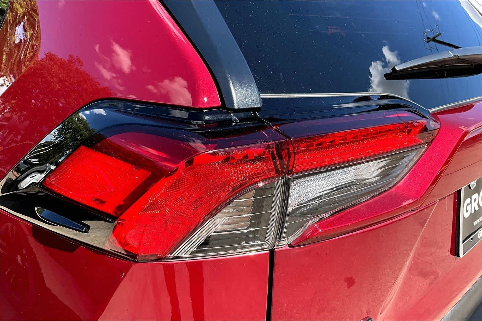 Used 2025 Ruby Flare Pearl Toyota XLE image 26