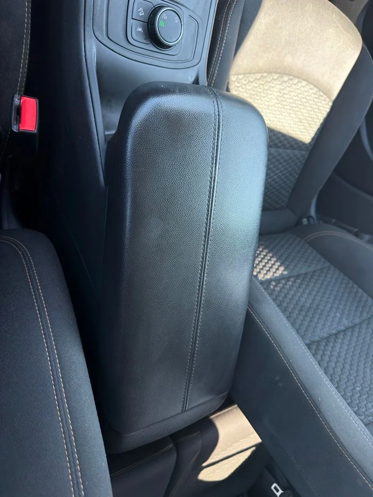 Used 2020 Black GMC SLE image 31