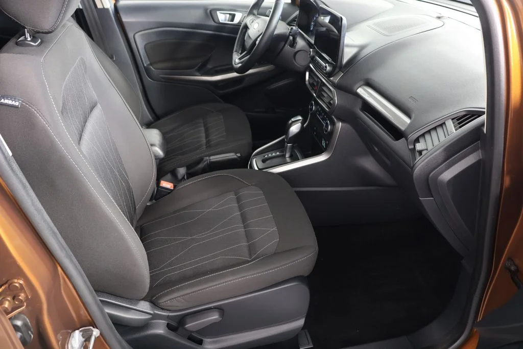 Used 2019 Orange Ford SE image 24