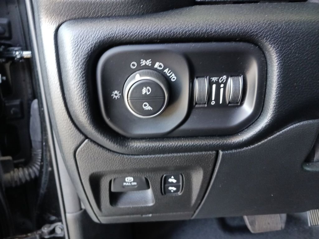 Used 2021 Black Ram Laramie image 39