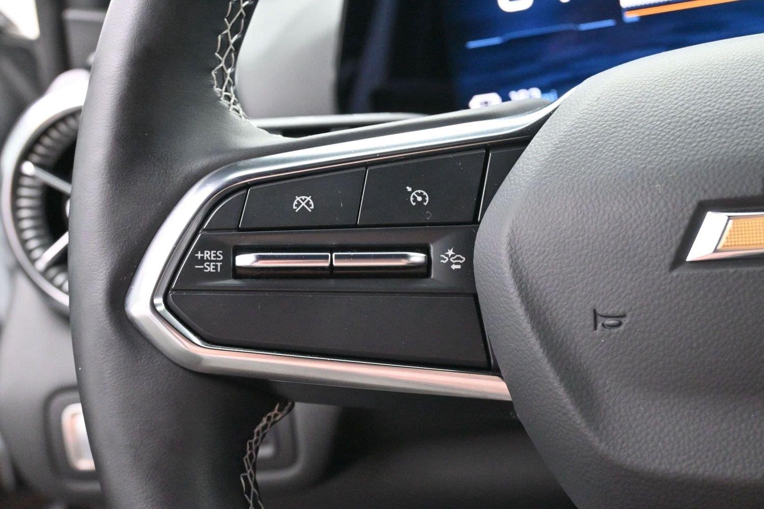 Used 2024 Summit White Chevrolet LT image 20