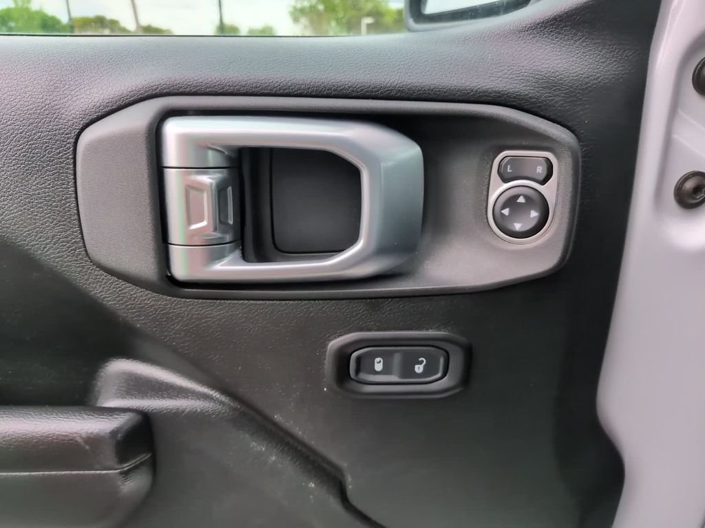 Used 2020 White Jeep Unlimited Sport Altitude image 17