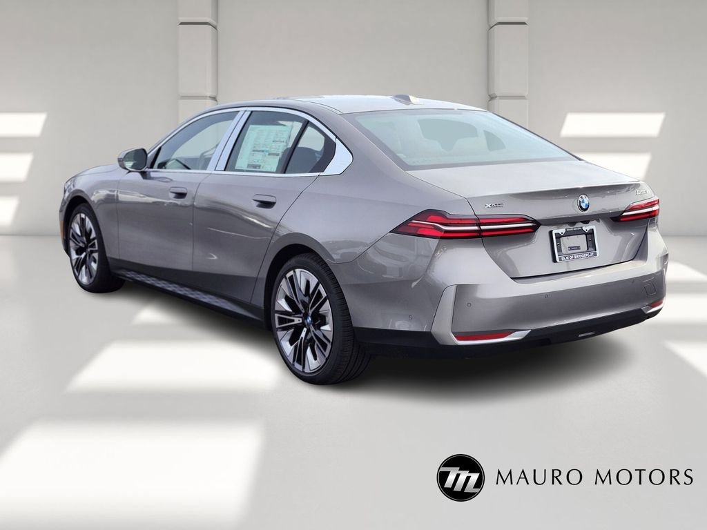 Used 2026 Gray BMW 530i xDrive image 5