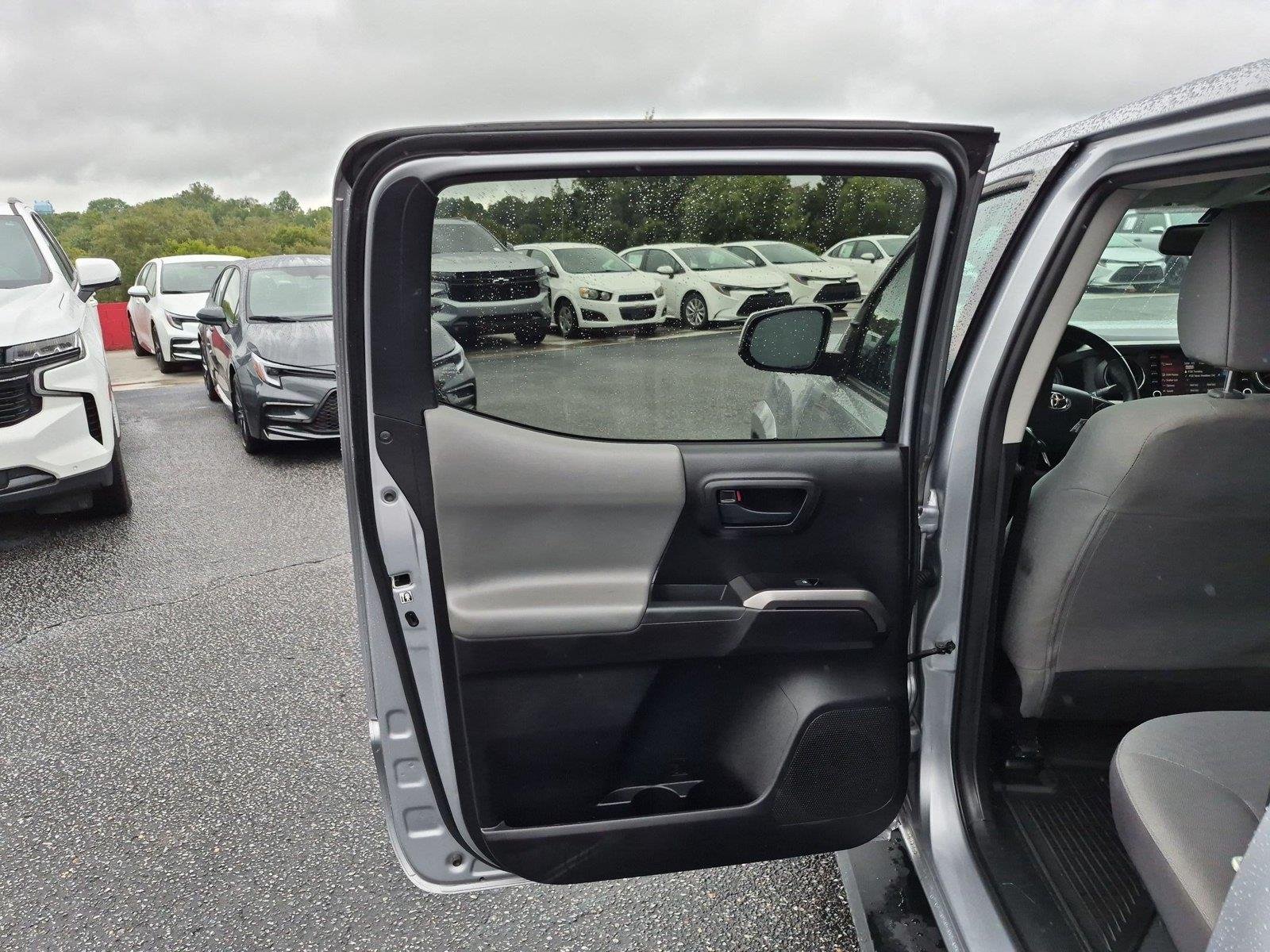 Used 2020 Silver Sky Metallic Toyota SR5 image 28
