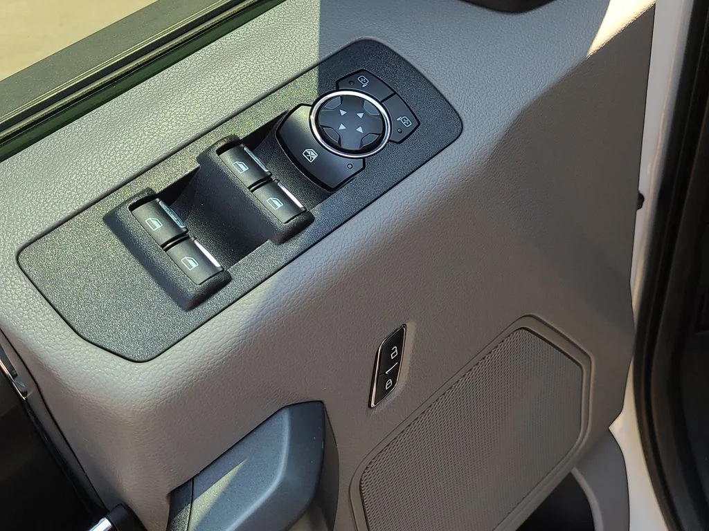 Used 2018 White Ford XLT image 19