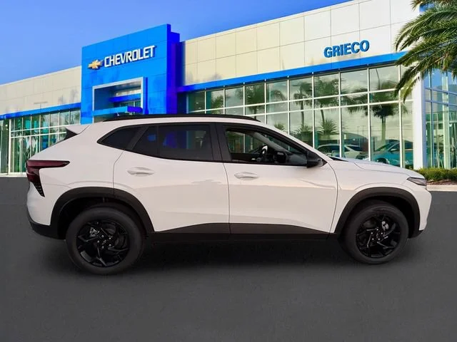 2026 Chevrolet Trax LT - Photo 8