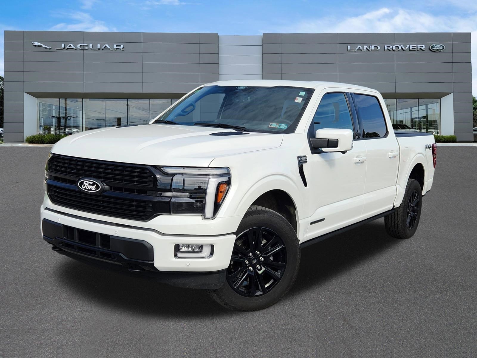 Used 2025 Star White Metallic Tri Coat Ford Platinum image 1