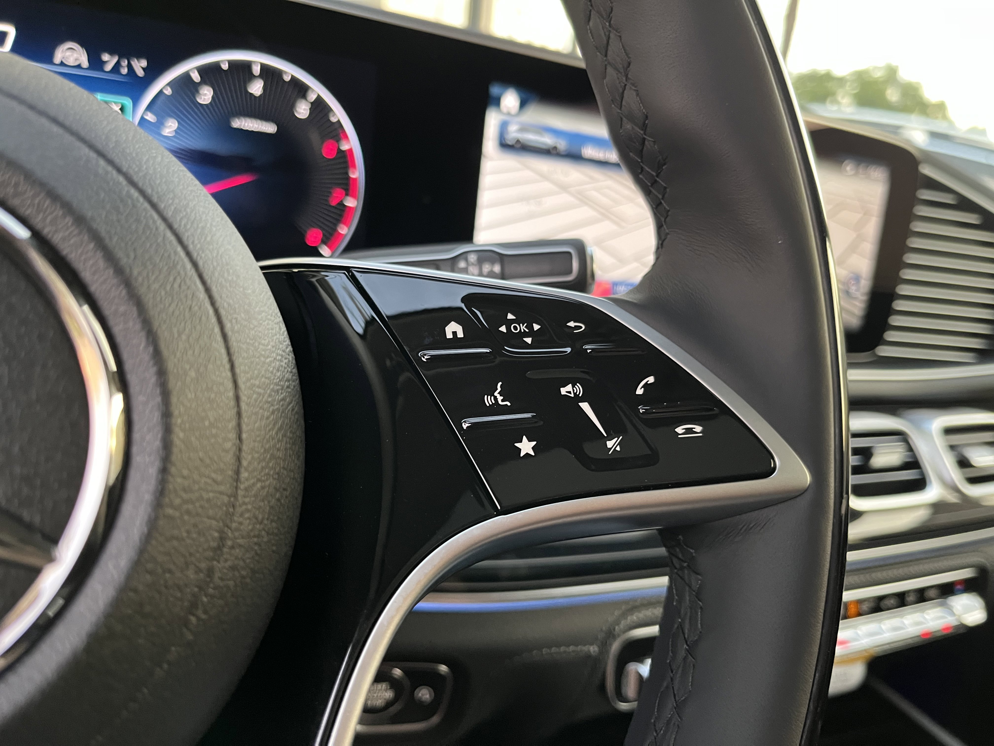 New 2026 CIRRUS SILVER Mercedes-Benz GLS 450 image 29