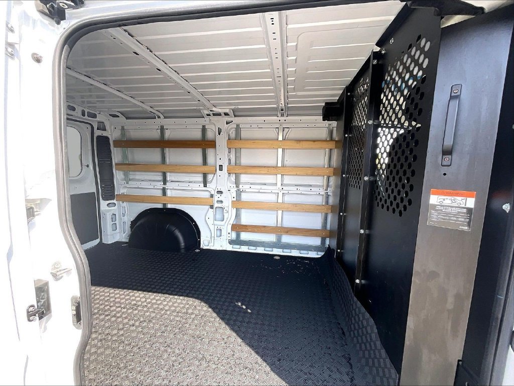 Used 2025 White Ram Base image 15