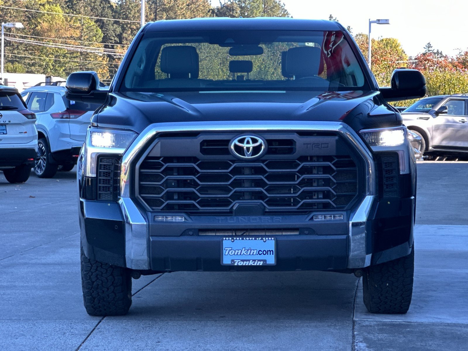 Used 2022 Midnight Black Metallic Toyota SR5 image 8