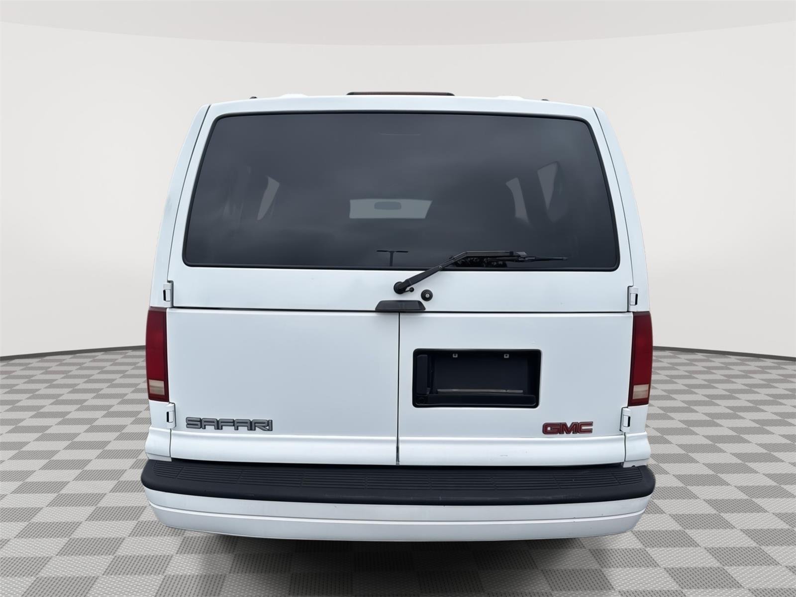 Used 2000 Ivory White GMC SL image 13