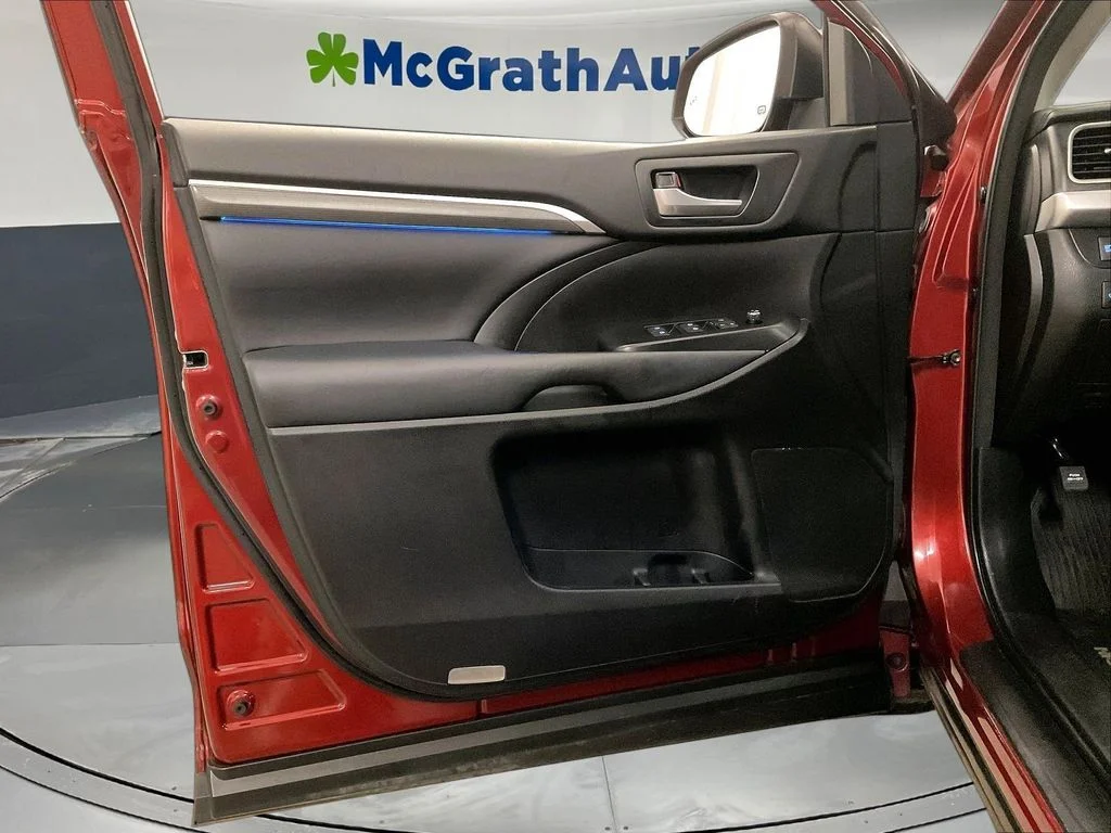 Certified Used 2018 Red Toyota SE image 27