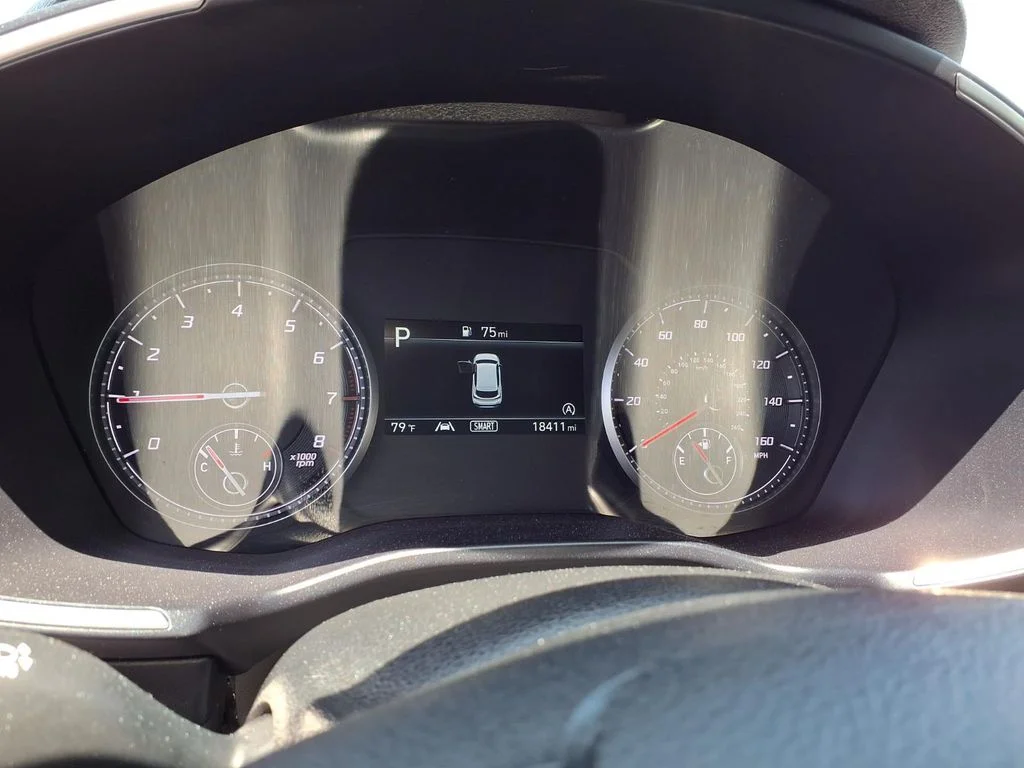 Used 2023 Silver Hyundai SEL image 13