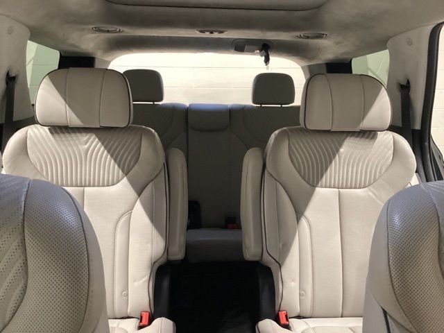 Used 2024 White Hyundai Calligraphy image 28