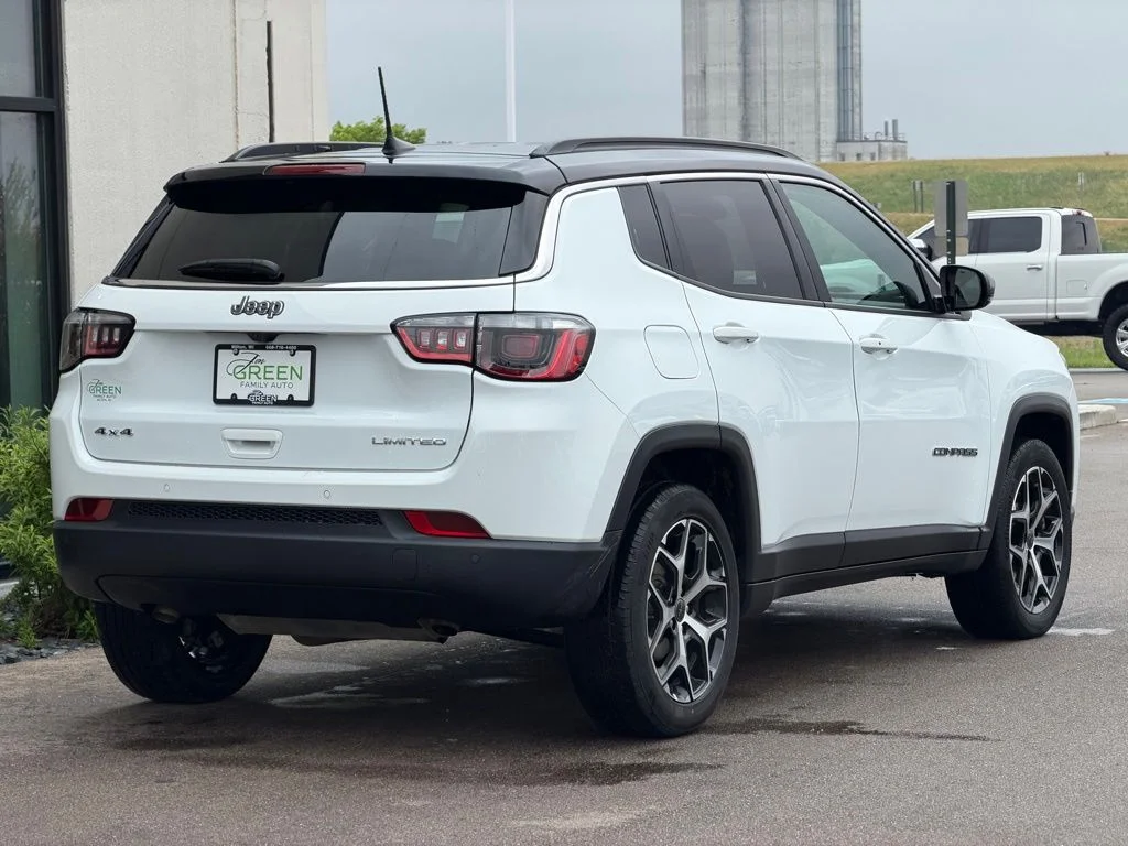 Used 2025 White Jeep Limited image 5