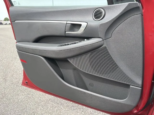 Used 2021 Red Hyundai SEL Plus image 31