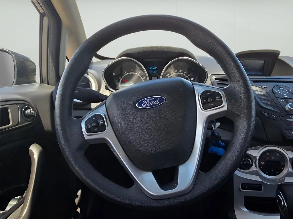 Used 2019 Magnetic Metallic Ford SE image 10