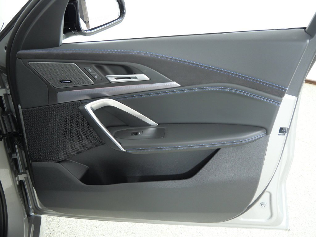 New 2027 Space Silver Metallic BMW M35i image 19