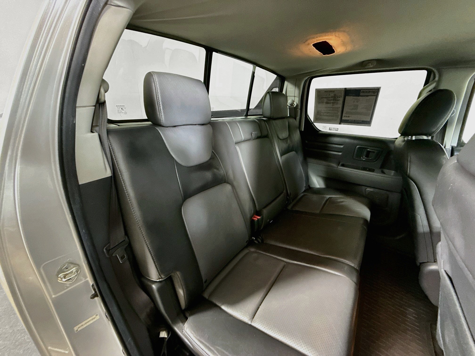 Used 2006 Billet Silver Metallic Honda RTL image 27