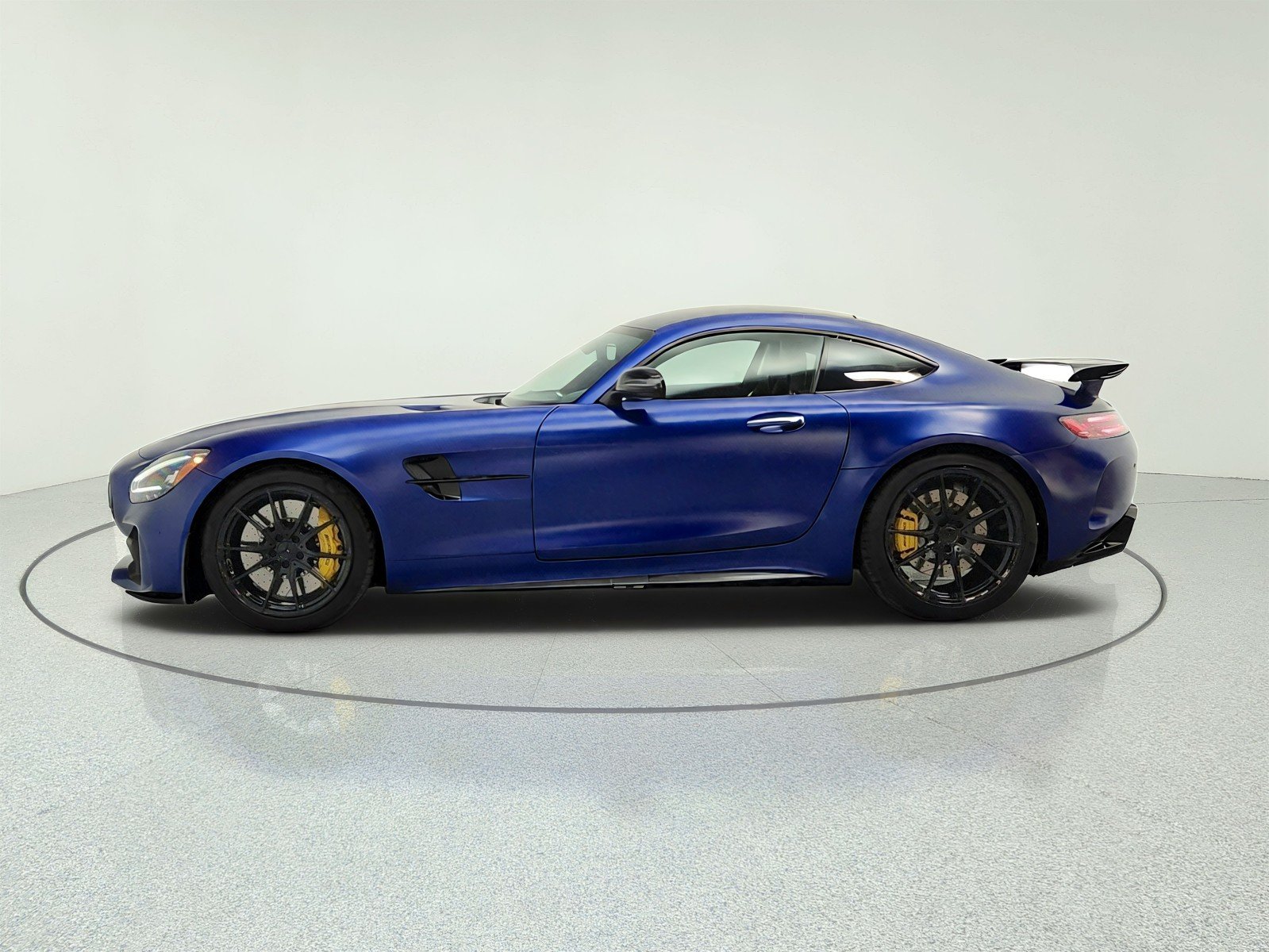 Certified Used 2020 designo Brilliant Blue Magno Mercedes-Benz AMG® GT R Coupe image 8