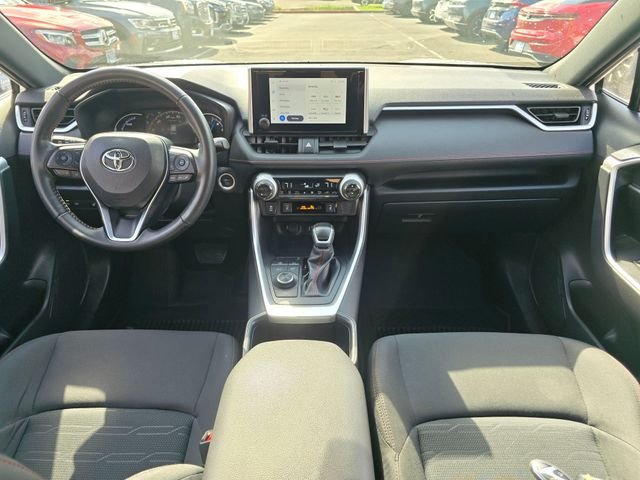 2023 Toyota RAV4 SE - Photo 18